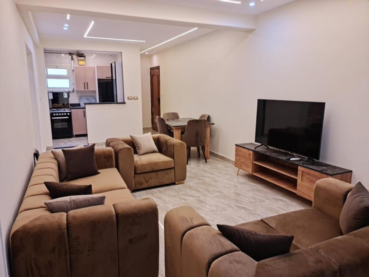 Amazing Flat Front Of Stars2 Kahire